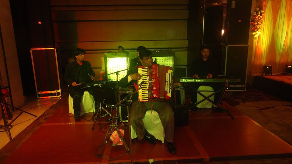 accordion artist near me dubai