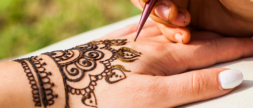 famous mehndi artist dubai