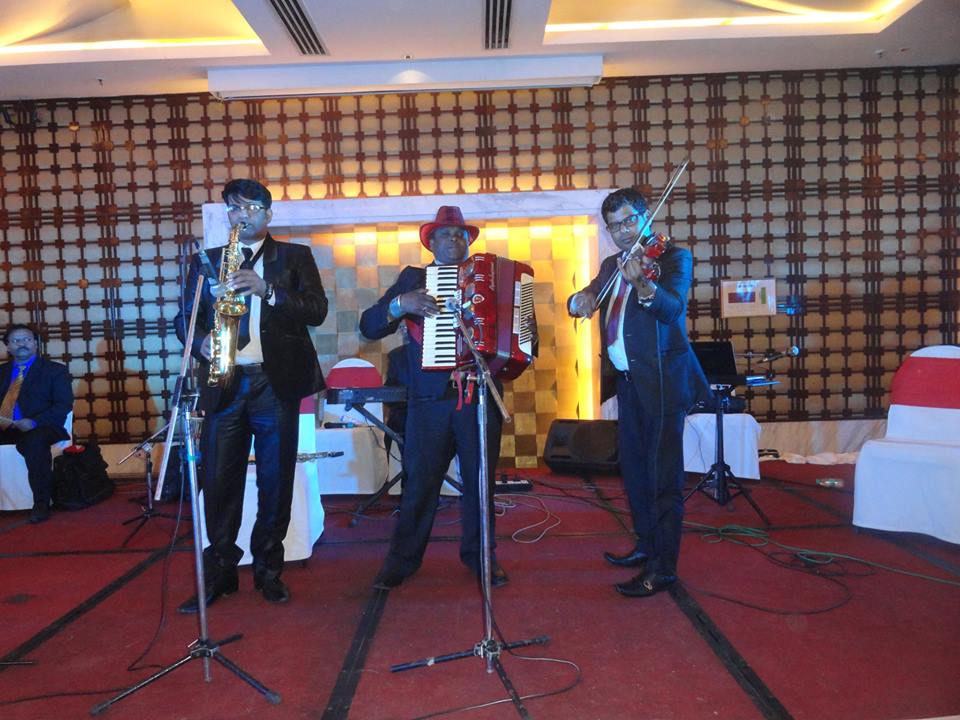 indain trio musicians dubai